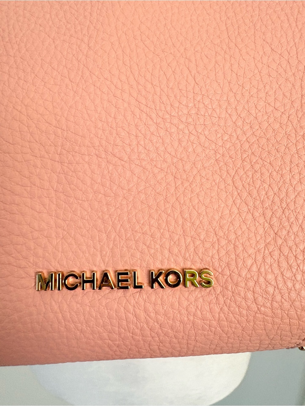 Michael Kors Pink Pebble Leather Shoulder Bag with Gold Chain Straps - Picture 2 of 7